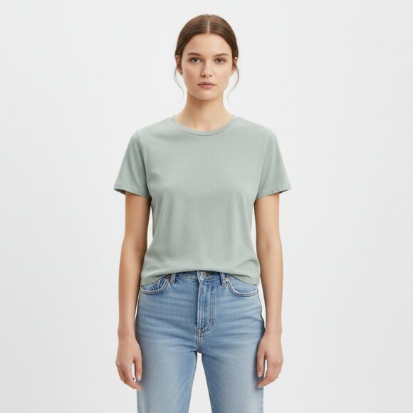 *Gap Shrunken Sage Green short-sleeved t-shirt - Picture 1 of 8